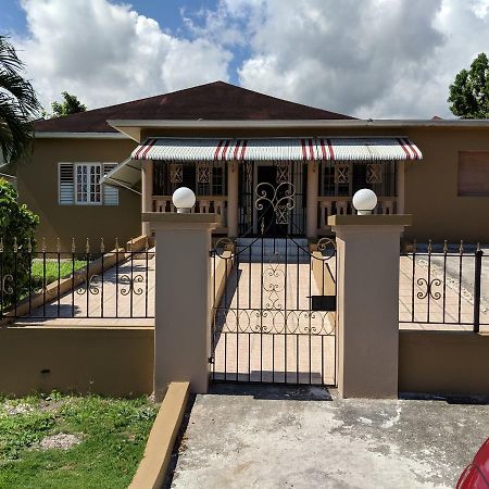 Jus4U-1 The Home Away From Home Villa Ocho Rios Esterno foto