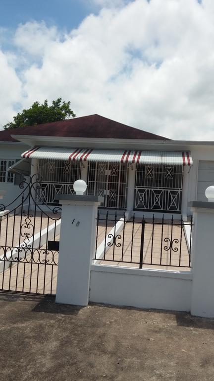 Jus4U-1 The Home Away From Home Villa Ocho Rios Esterno foto