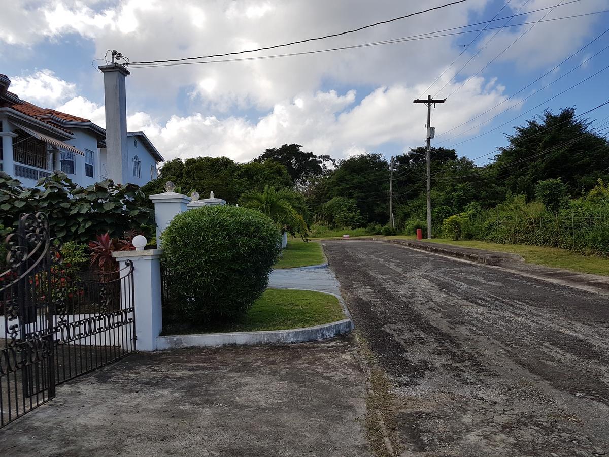 Jus4U-1 The Home Away From Home Villa Ocho Rios Esterno foto