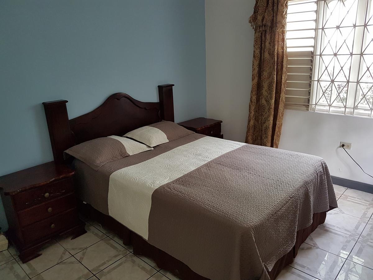 Jus4U-1 The Home Away From Home Villa Ocho Rios Esterno foto