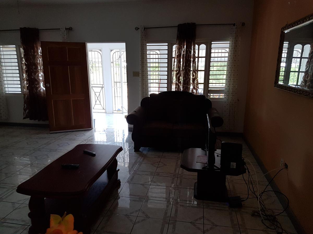 Jus4U-1 The Home Away From Home Villa Ocho Rios Esterno foto