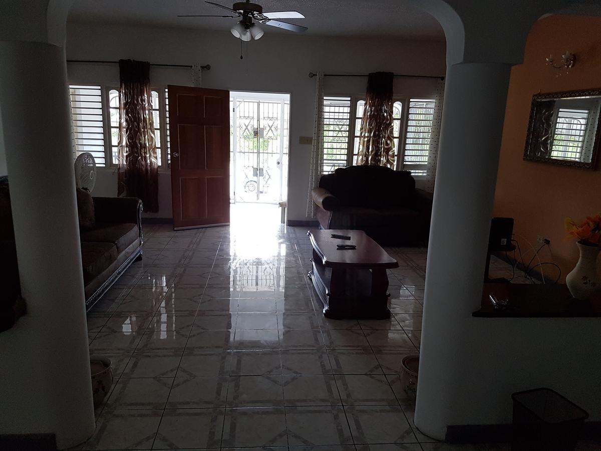 Jus4U-1 The Home Away From Home Villa Ocho Rios Esterno foto